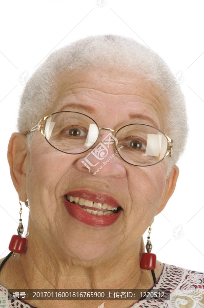 老年非裔美國婦女