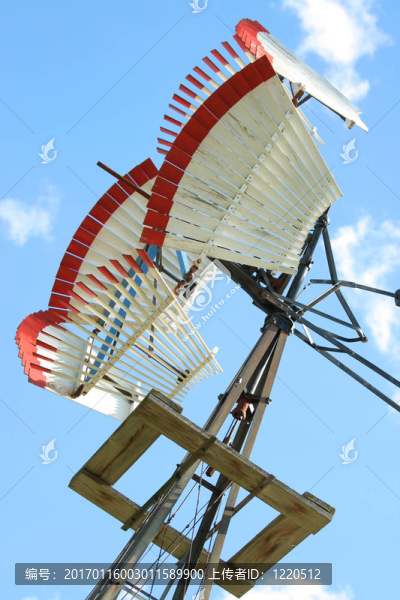 老式的風(fēng)車(chē)