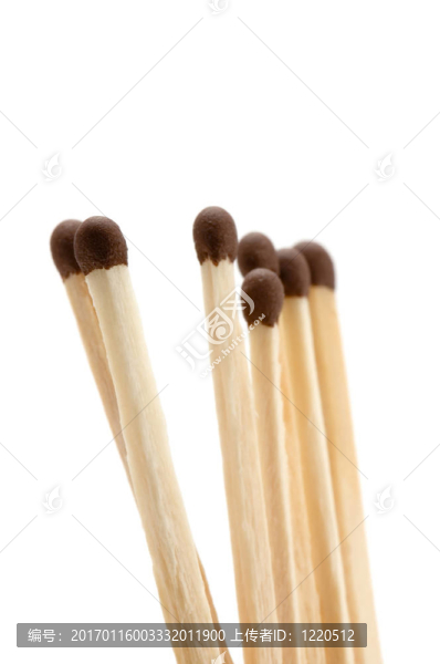 白色背景上的比賽