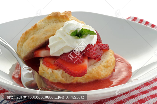 草莓甜點(diǎn)