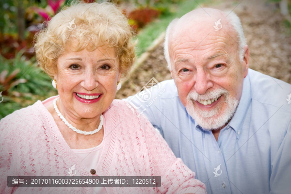 幸福的老夫妻