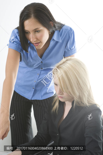 女老板和員工