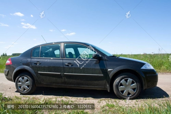 黑色的車