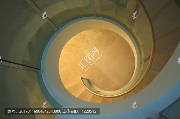 宏偉螺旋樓梯抽象