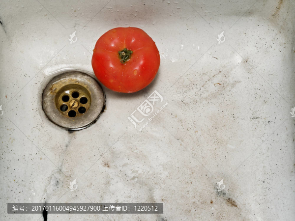 生銹的舊水槽
