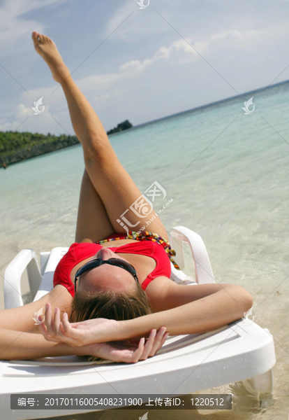 海灘上的女人