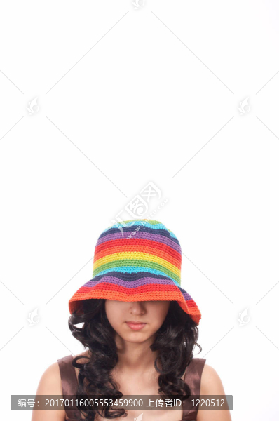 戴帽子的女士