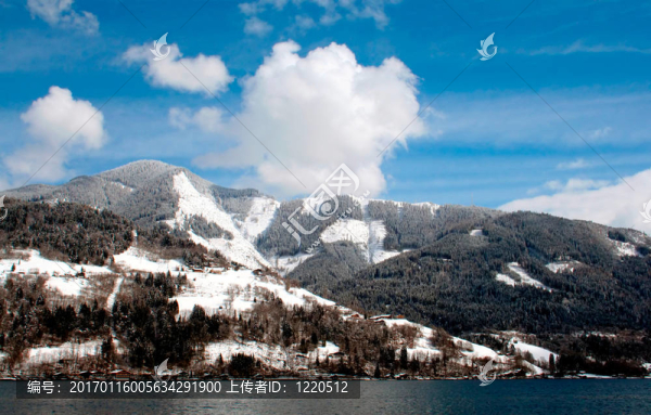 寧?kù)o的高山場(chǎng)景
