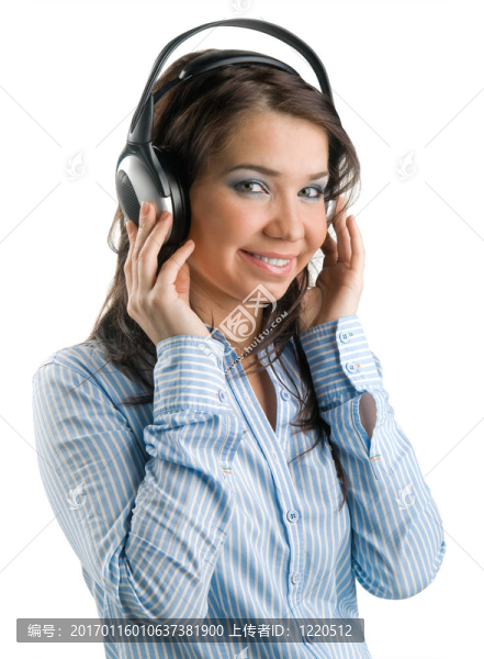 女孩聽(tīng)音樂(lè)
