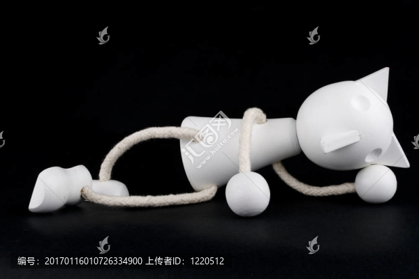 白色的傀儡