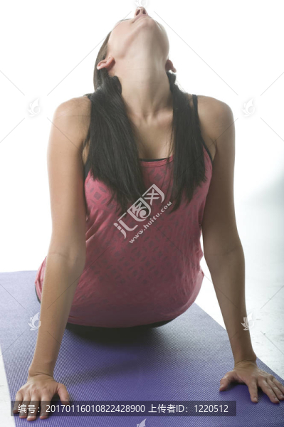 女人伸展