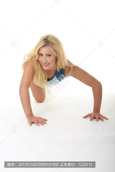 年輕婦女鍛煉