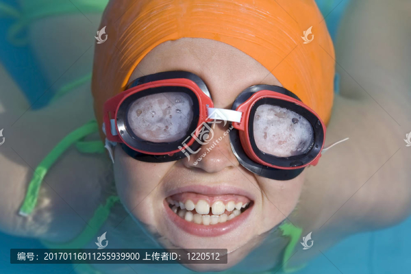 在兒童戲水池