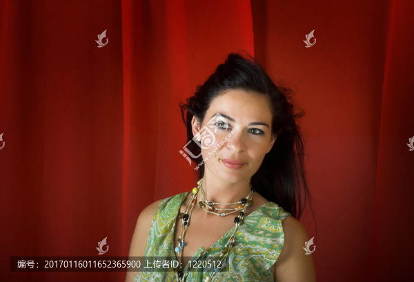 年輕漂亮的女人
