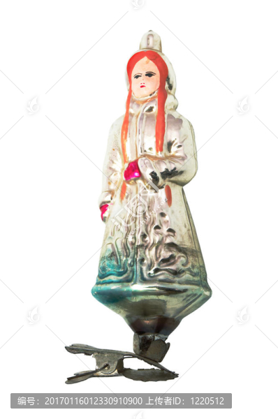 在毛皮樹(shù)上的舊玩具