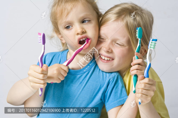 孩子刷牙