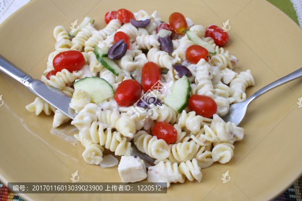 帶餐具的沙拉