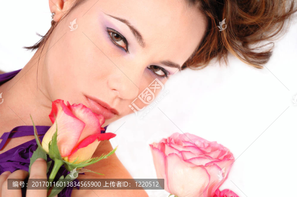 女人與玫瑰