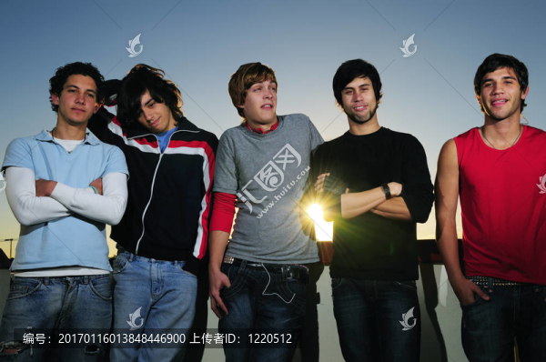 休閑時(shí)尚的團(tuán)隊(duì)