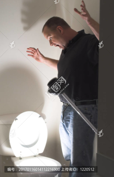 嚇壞了的水管工
