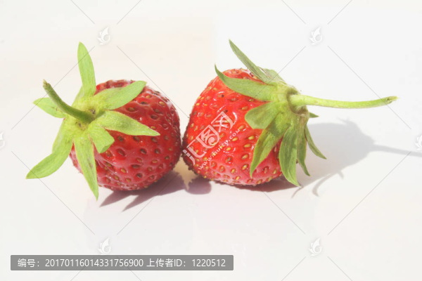 兩個(gè)草莓