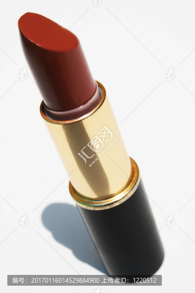 棗紅色的口紅