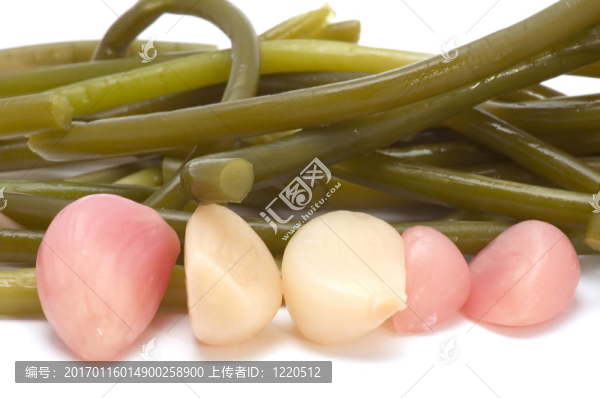 腌大蒜，大蒜秸稈