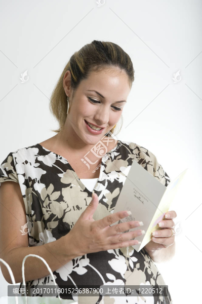 女人讀卡-匯圖網(wǎng) www.fosd68.com 女人讀卡