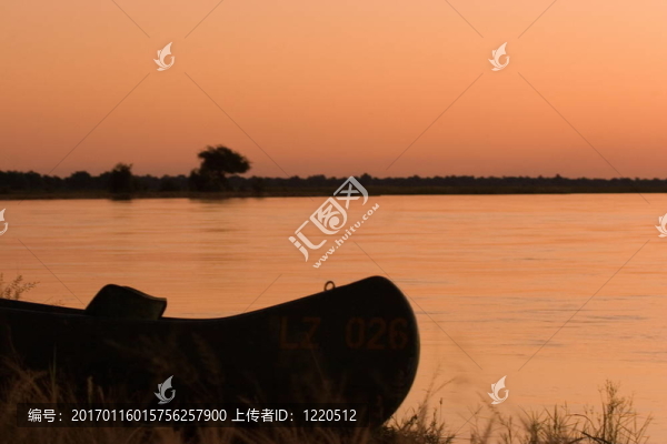 獨(dú)木舟