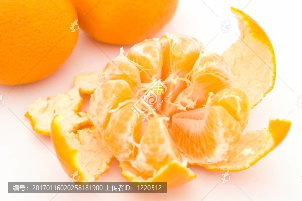 多汁的橘子