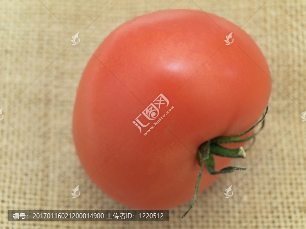 亞麻布上的西紅柿