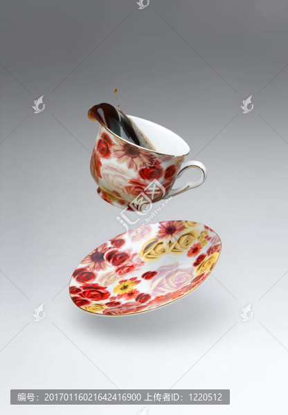 彩板和咖啡杯