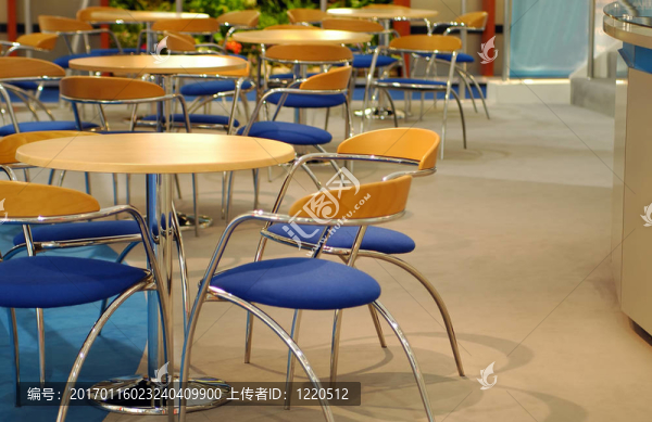 空蕩蕩的餐廳