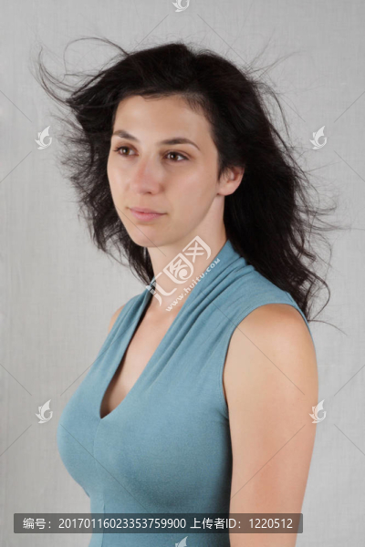 年輕的女人
