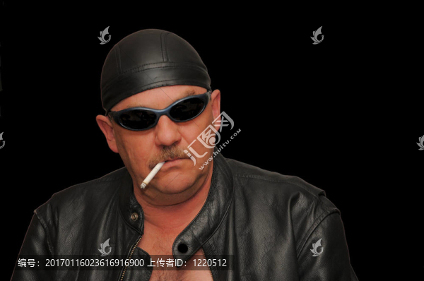 騎自行車的人吸煙