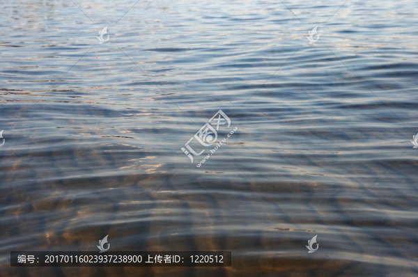 海底和波浪