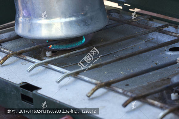 在爐子上的咖啡