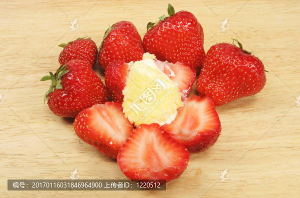 奶油草莓