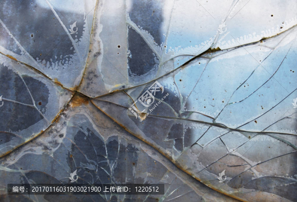 破碎的窗戶