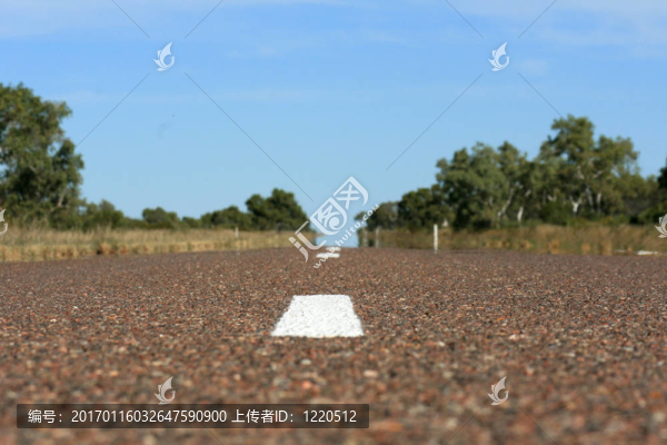 無(wú)盡的公路在內(nèi)地的紅色中心；澳大利亞