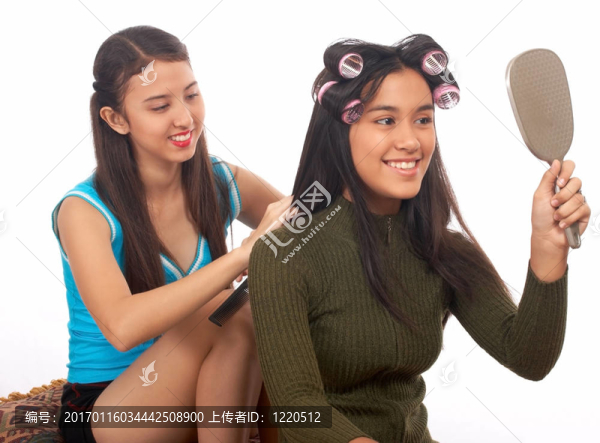 有吸引力的年輕少女