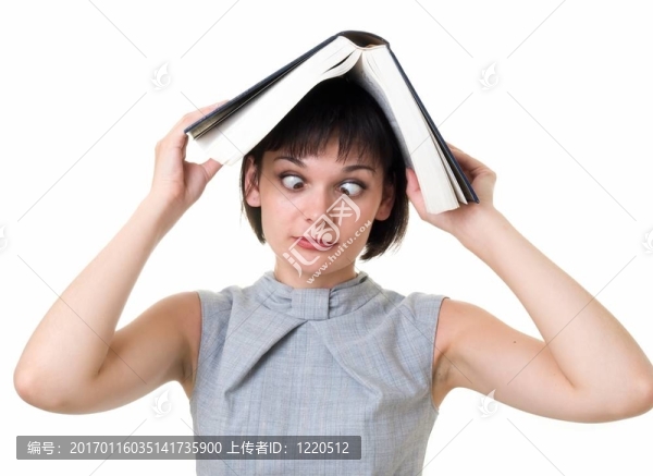 帶大書的女孩