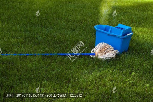 拖把和水桶