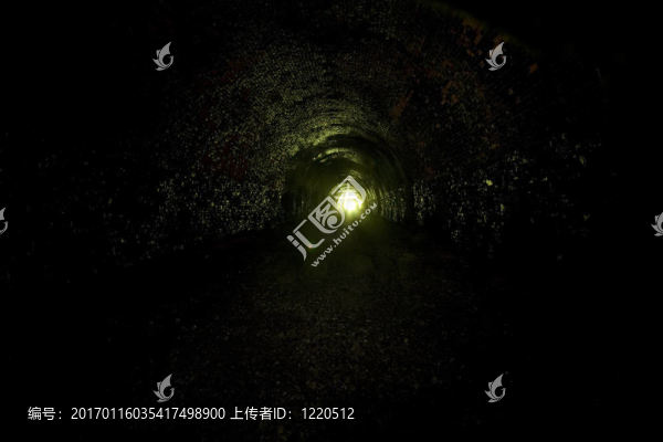 隧道盡頭的光