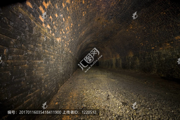 黑暗地下鐵路隧道