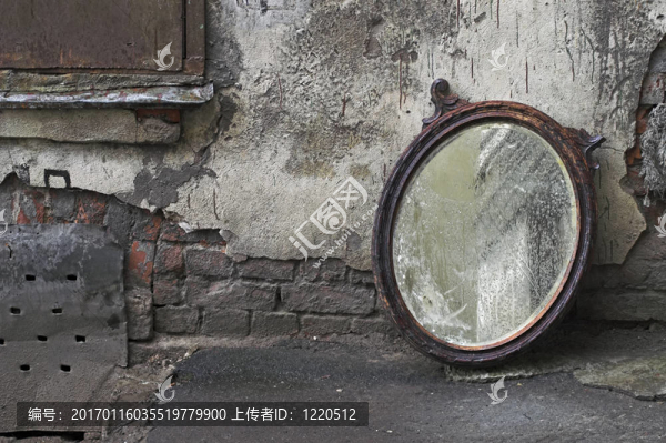 老鏡子又站起來