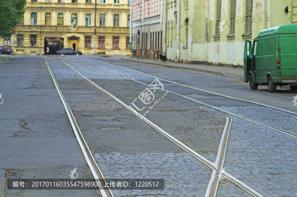 城市街道上的電車線