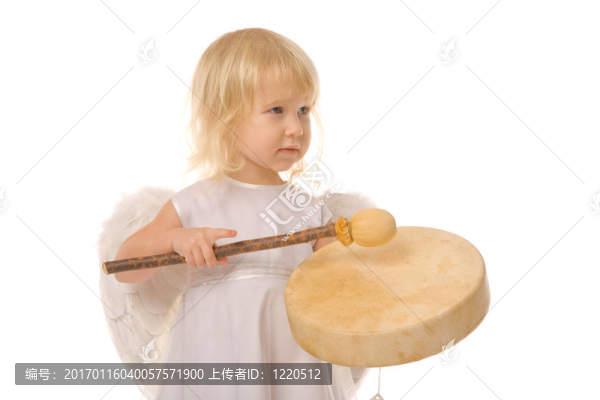 女孩用鈴鼓-匯圖網(wǎng) www.fosd68.com 女孩用鈴鼓