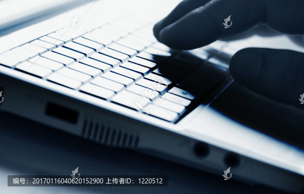 與筆記本電腦一起工作