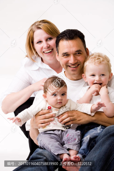 家庭肖像第二-匯圖網(wǎng) www.fosd68.com 家庭肖像第二